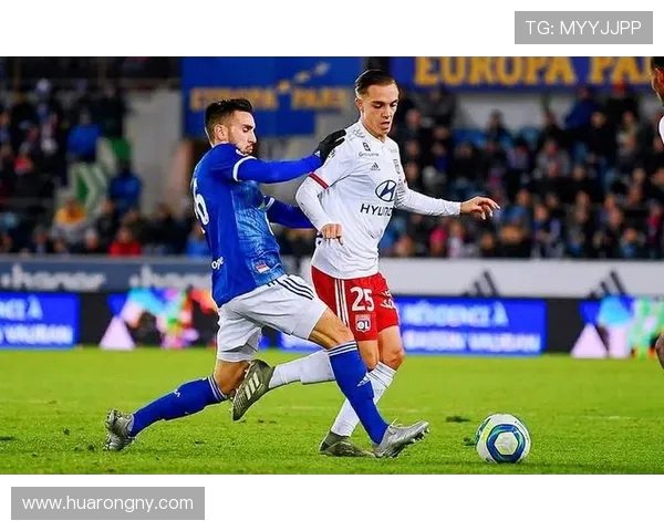 里昂与斯特拉法在联杯激战正酣谁能晋级下一轮决战